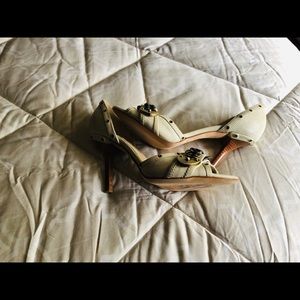 💫Christian Dior white shoes💫